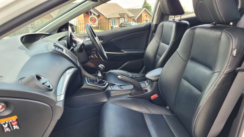 Honda Civic 1.6 I-DTEC SR 5dr Hatchback in Metallic White – OY15 ZCN